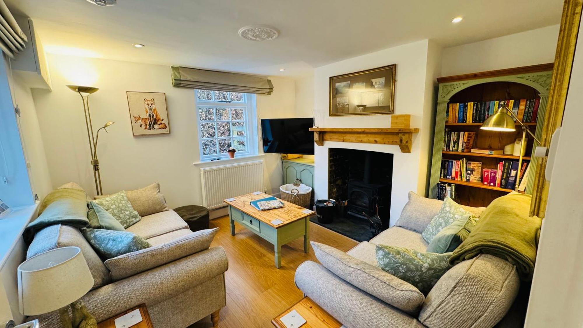 3 Bed Spa Cottage Southwater Exterior photo