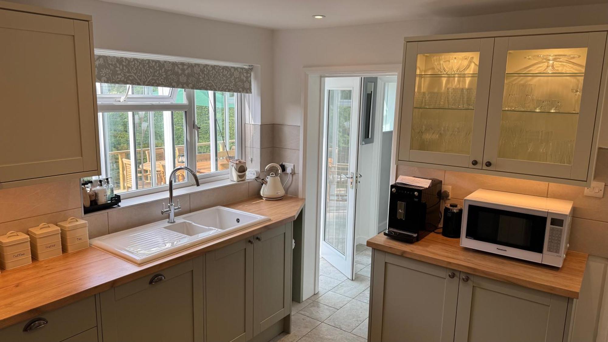 3 Bed Spa Cottage Southwater Exterior photo
